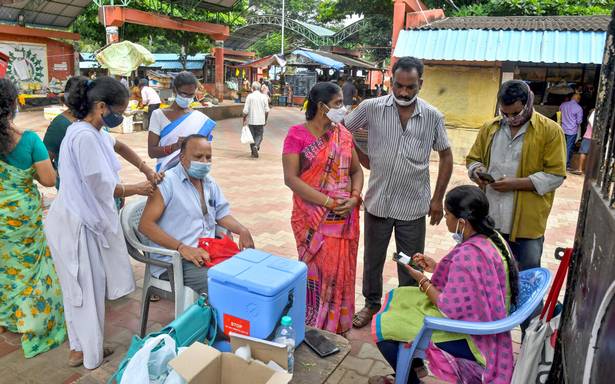 కరోనావైరస్ నవీకరణలు |  US FDA COVID-19 బూస్టర్‌ల మిక్సింగ్ మరియు మ్యాచింగ్‌ని అనుమతిస్తుంది