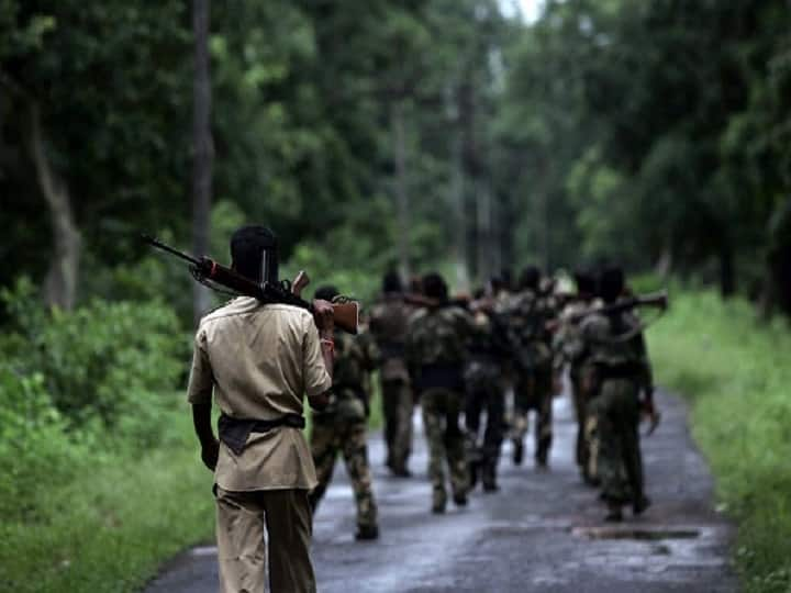 గడ్చిరోలి జిల్లాలో పోలీసులతో జరిగిన కాల్పుల్లో 26 మంది నక్సల్స్ మృతి చెందారు