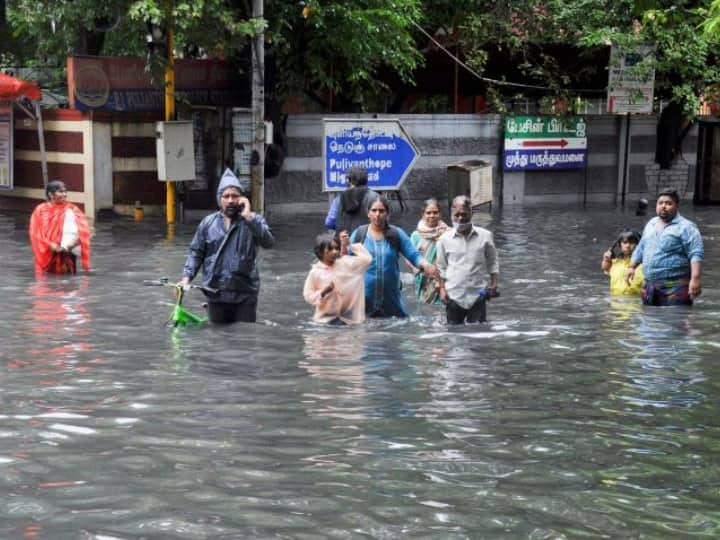 తమిళనాడు వర్షాలు 2021: చెన్నై & ఇతర 17 జిల్లాల్లో తేలికపాటి జల్లులు పడే అవకాశం ఉంది