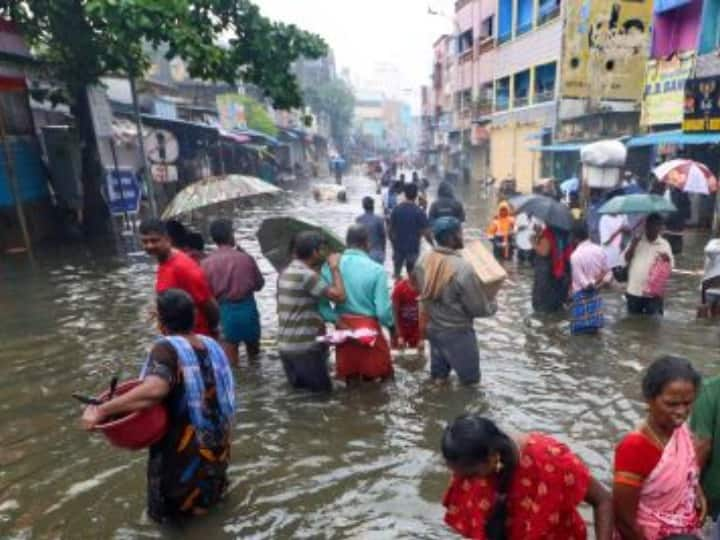 ద్రావిడ మేజర్ల మధ్య రాజకీయ ఆరోపణల మధ్య చెన్నై & డెల్టా ప్రాంతాలకు రెడ్ అలర్ట్ జారీ చేయబడింది