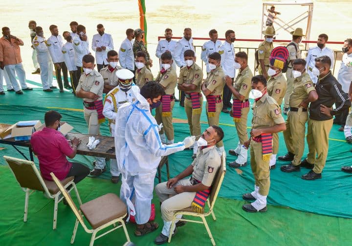 కరోనావైరస్ కేసులలో భారతదేశం భారీ క్షీణత, 3 లక్షల కంటే తక్కువ ఇన్ఫెక్షన్లను నమోదు చేసింది