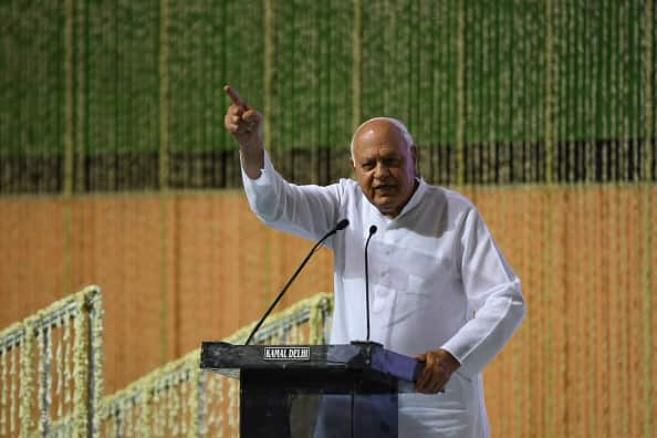 BJP Lambasts Ex CM Farooq Abdullah Over His 'Outsider' Remark