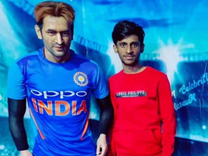 MS Dhoni Wax Statue Viral Pic Picture Of MS Dhoni's Wax Statue In Karnataka's Mysore Goes Viral On Internet