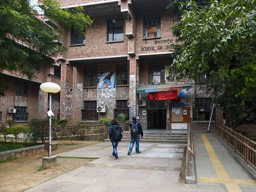 Clashes Between Two Groups Of Students In JNU, Security Beefed Up In Campus