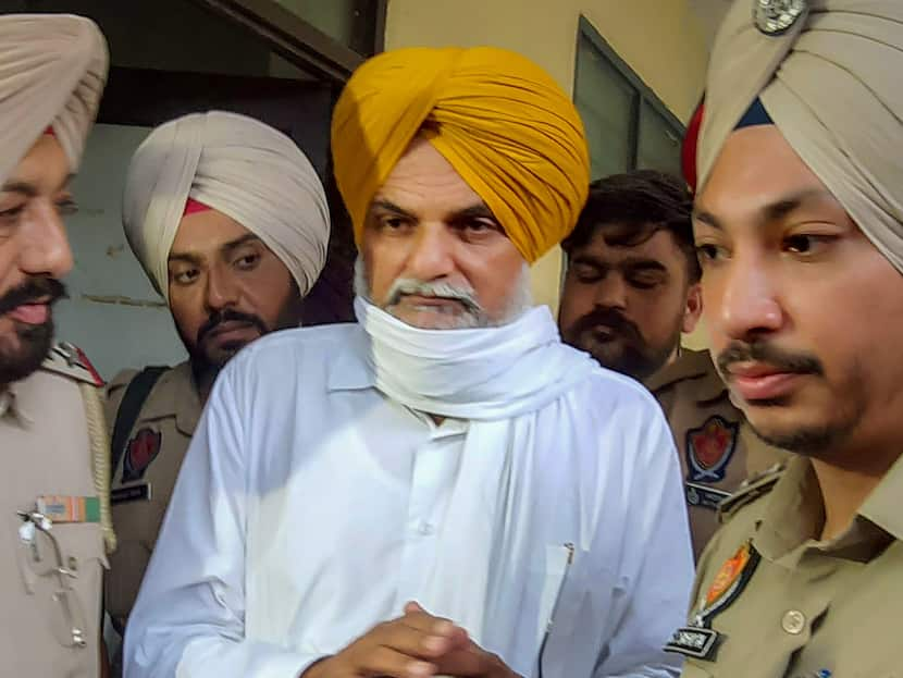 Moosewala Father Welcomes Detention Of Gangster Goldy Brar In US