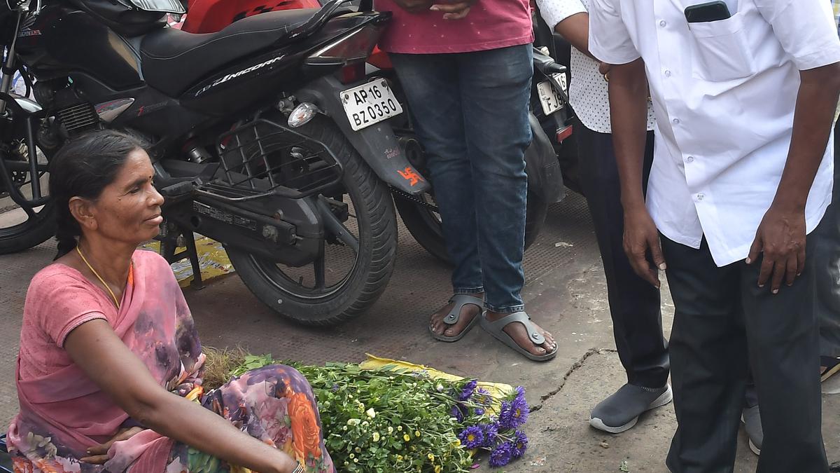 జగనన్న తోడు పథకం చాలా మంది లబ్ధిదారులకు చేరలేదు: సీఐటీయూ