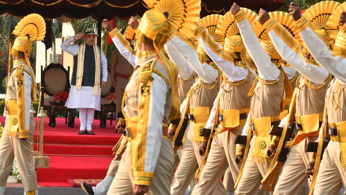 అత్యాధునిక సాంకేతికతలతో సీఐఎస్‌ఎఫ్‌ని బలోపేతం చేస్తాం: అమిత్ షా