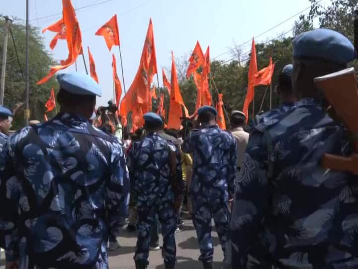 పోలీసులు అనుమతి నిరాకరించడంతో మార్చ్ తీయబడింది