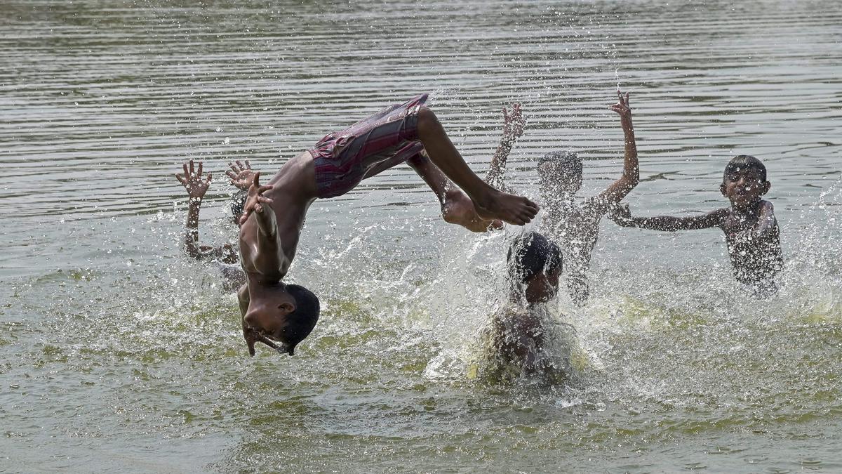 డేటా |  భారతదేశంలో నీటి వనరుల పంపిణీ మరియు వినియోగం