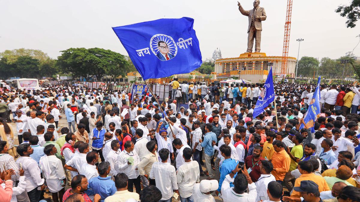 విగ్రహం ప్రారంభోత్సవం, పండుగ రద్దీ మరియు ఊరేగింపు నగర ట్రాఫిక్‌ను అడ్డుకుంటుంది