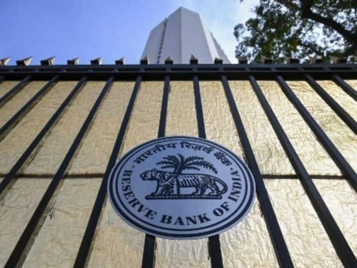 RBI బోర్డు 2022-23 కోసం కేంద్రానికి రూ. 87,416 కోట్ల డివిడెండ్ చెల్లింపును ఆమోదించింది