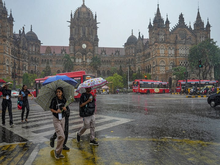 IMD అంచనాలను అనుసరించి BMC 'ఆరెంజ్ అలర్ట్' జారీ చేయడంతో ముంబై భారీ వర్షాలను ఎదుర్కొంటుంది