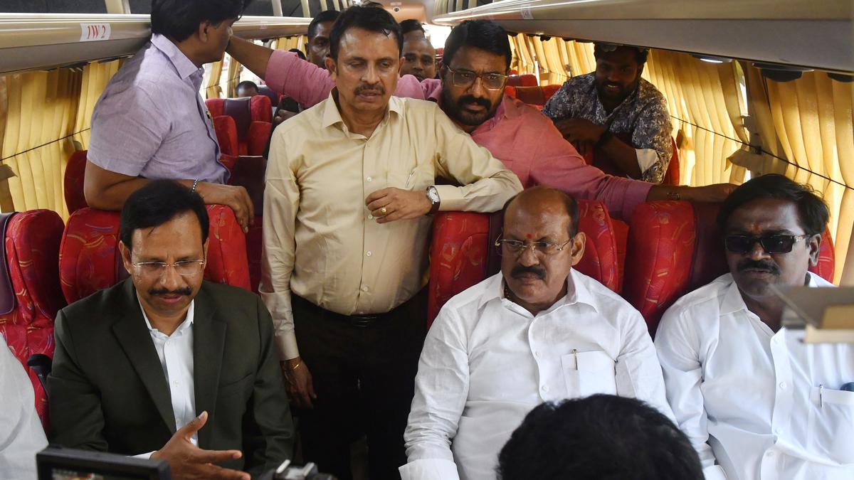 TSRTC కథ: నష్టాల నుండి సామర్థ్యాన్ని మెరుగుపరచడం వరకు