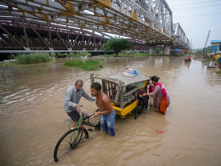 Delhi Flood High Chances Of Floods Delhi if Yamuna River Breachs 1978 Level Experts Delhi Rain Yamuna Danger Level